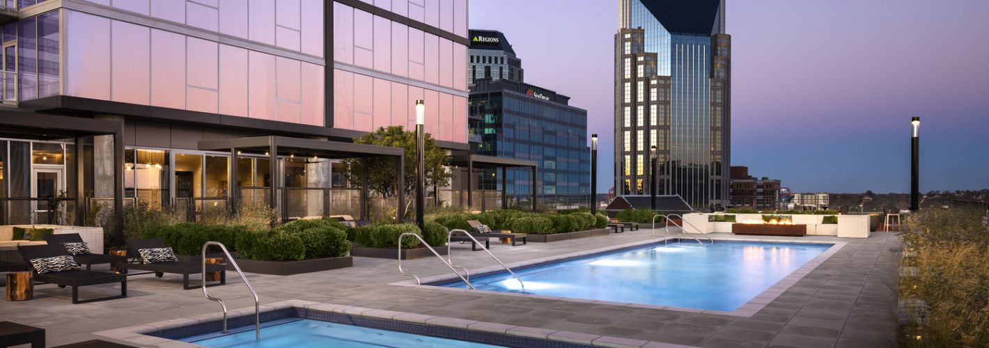 The Place at Fifth + Broadway : Access the rooftop hot tub and firepit year-round