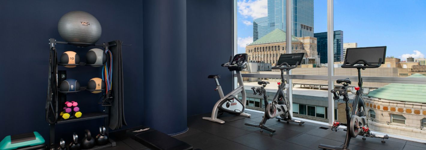 Env Chicago : Sweat it out and reach your peak in out fitness center.	