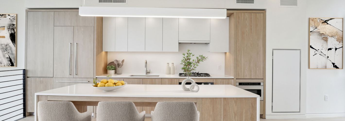Margarite : A dream kitchen equip with stunning finishes and under-cabinet lighting