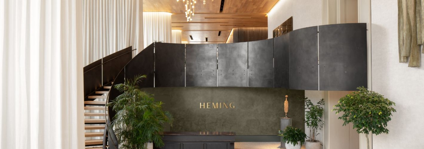 Heming : Experience a true welcome home with our 24/7 concierge and package service