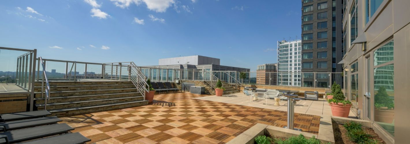 Outdoor spa and rooftop